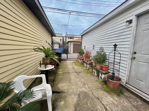 3618 Sacramento, Chicago IL 60632-2310 exterior