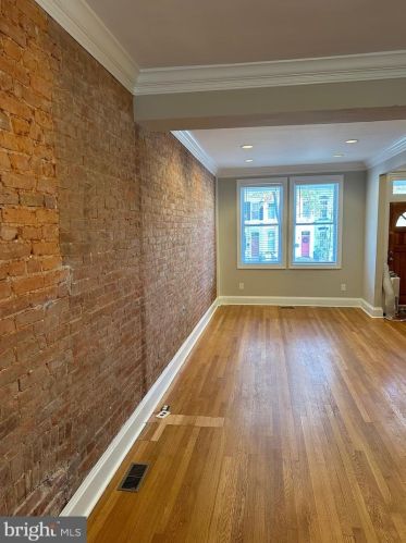 218 14th St, Washington DC  20003-2331 exterior