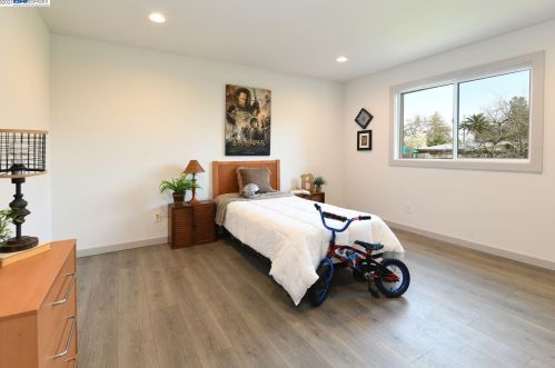 2992 Vessing Rd, Concord CA 94523-4515 exterior