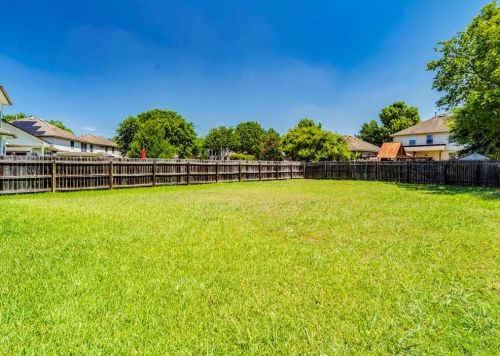 10137 Anahuac Trl, Austin TX 78747-2703 exterior