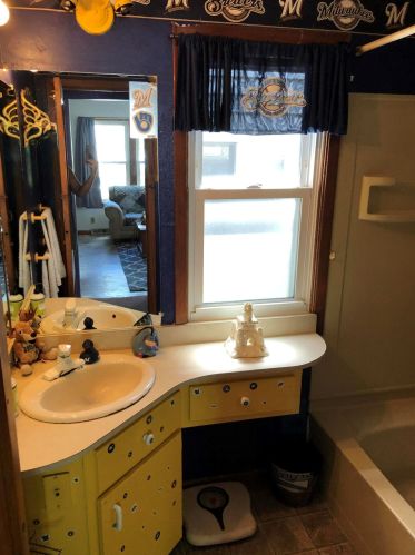 2202 71, Milwaukee WI 53213-1804 exterior