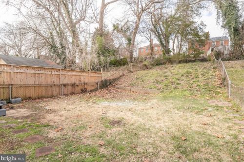 11902 Valleywood Dr, Silver Spring MD 20902-2235 exterior