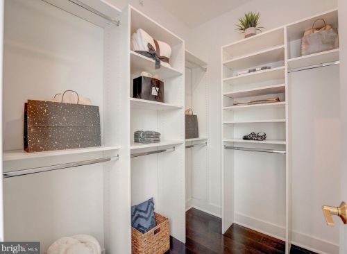 654 13 St, Philadelphia PA 19123-2427 exterior