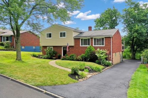 1241 Blue Jay Dr, Pittsburgh, PA 15243-1203