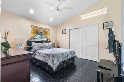 514 Clf Rd, Fort Pierce FL 34984-6226 exterior