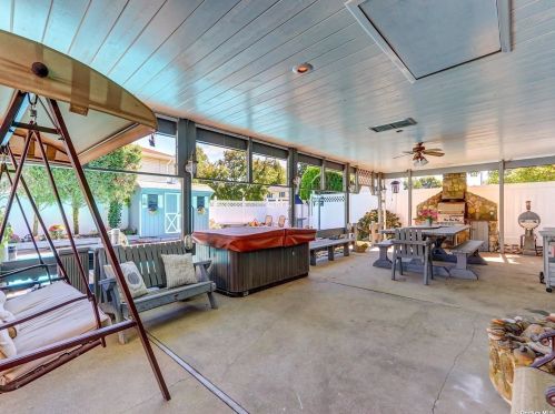 45 Greenfield Ln, Commack NY 11725-1414 exterior