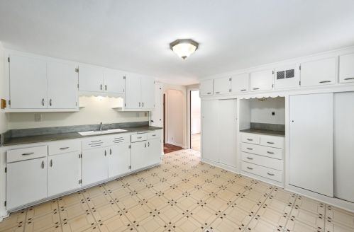 2819 Howell Ave, Milwaukee WI 53207-2054 exterior