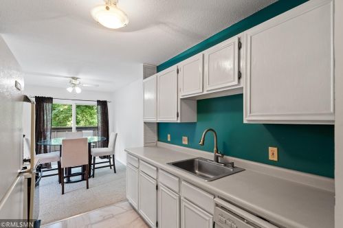 4828 Grenwich Way, Saint Paul MN 55128-2039 exterior