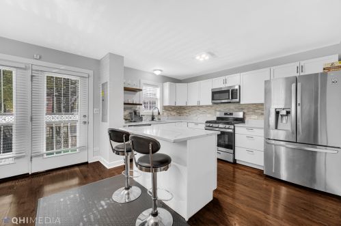 4658 Ellis Ave, Chicago IL  60653-3625 exterior