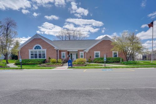 808 Butternut Ln, Mount Prospect, IL 60056-1000