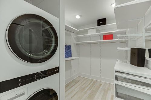 239 Midvale Dr, Atlanta GA  30342-3326 exterior