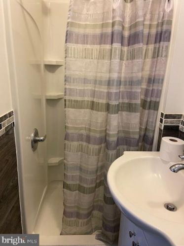 5101 Greene St, Philadelphia PA 19119-3248 exterior