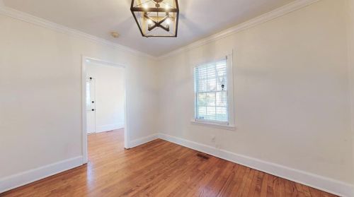 1060 Davis Cir, Atlanta GA 30318-7525 exterior