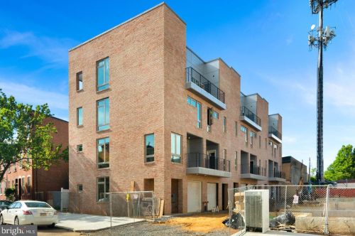 121 Greenwich St, Philadelphia PA  19147-6110 exterior