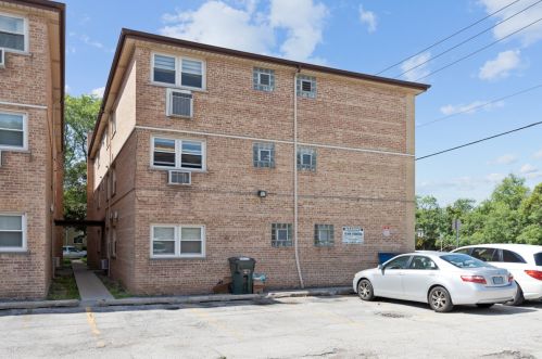 8758 Berwyn Ave, Chicago IL 60656-2323 exterior