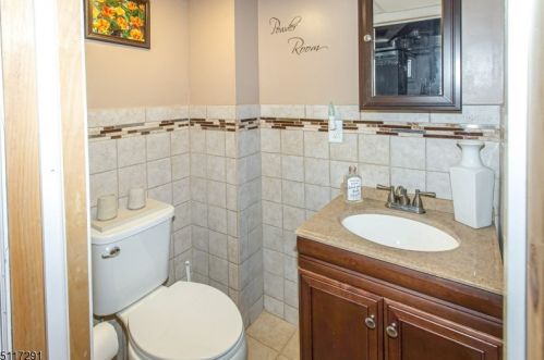 992 Milton Blvd, Rahway NJ 07065-1721 exterior