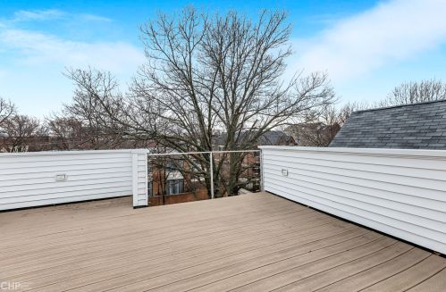 1506 Wolfram St, Chicago IL 60657-4017 exterior