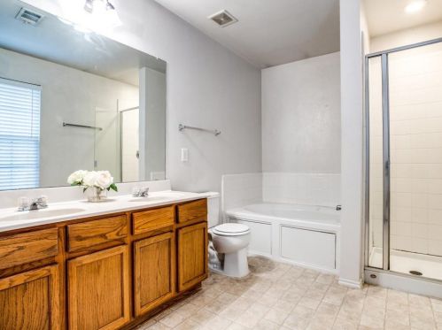 8000 Milestone Rdg Dr, Frisco TX 75035-5849 exterior