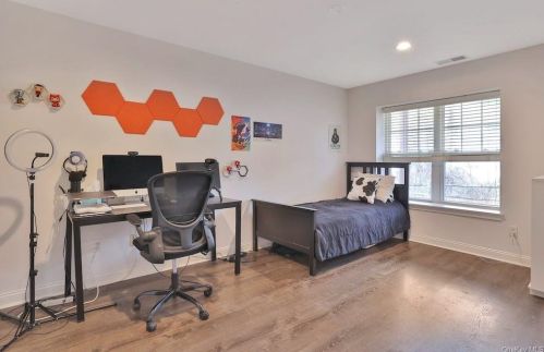 1001 Pheasant Wood Rd, Briarcliff NY 10510-2070 exterior