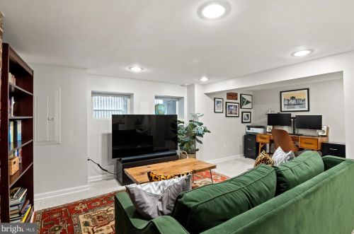 42 Quincy Pl, Washington DC 20001-1107 exterior