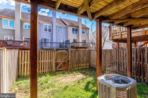 7041 Chesley Search Way, Alexandria VA 22315-4754 exterior