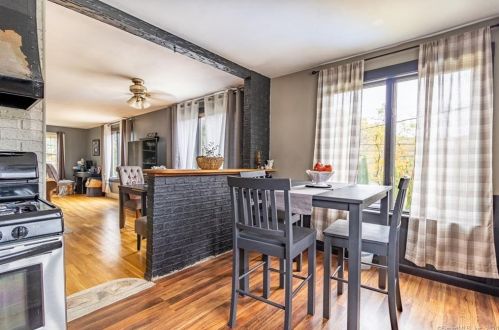 310 Roosevelt Dr, Seymour CT 06478-1738 exterior