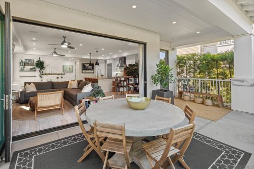 712 Ave, San Diego CA 92118-1716 exterior