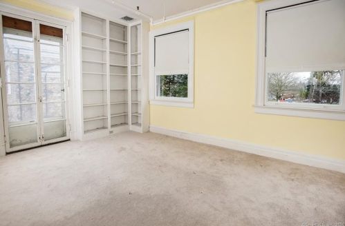 351 Main St, Ridgefield CT 06877-3810 exterior