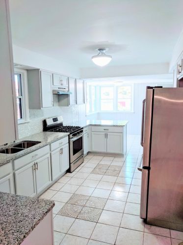 11043 Wallace St, Chicago, IL 60628-4031