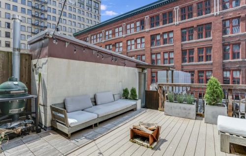 771 Water St, Milwaukee WI  53202-1651 exterior