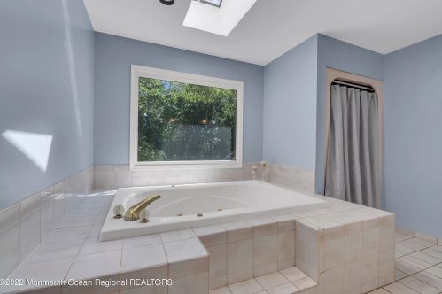 5 Dickens Ct, Jackson Twp NJ  08527-2844 exterior