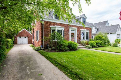 1114 Douglas Ct, Waukegan, IL 60085-2046