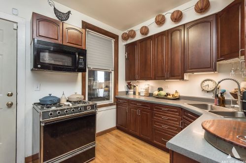 907 Racine Ave, Chicago IL 60643-5402 exterior