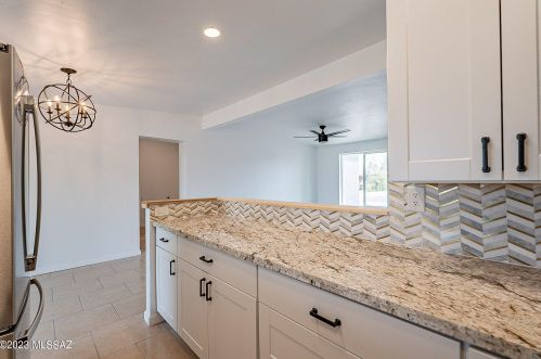 6520 Calle Herculo, Tucson AZ  85710-5620 exterior