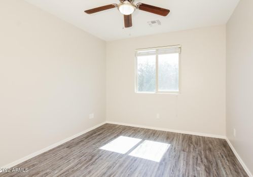 2806 73rd Dr, Phoenix AZ  85035-3256 exterior