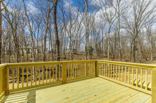 150 Village Circle Dr, Winfield MO 63389-2051 exterior