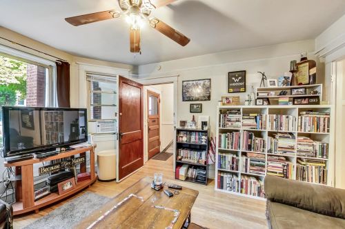 3315 Oakley Ave, Chicago IL 60618-6207 exterior