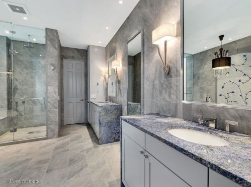 2042 Cleveland Ave, Chicago IL 60614-4509 exterior