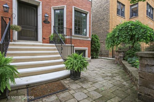 1208 Newport Ave, Chicago IL  60657-1422 exterior