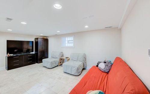 7765 Thorndale Ave, Chicago IL 60631-2351 exterior