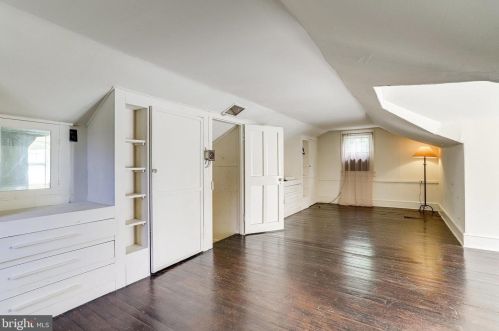 1801 Commonwealth Ave, Alexandria VA 22301-1403 exterior