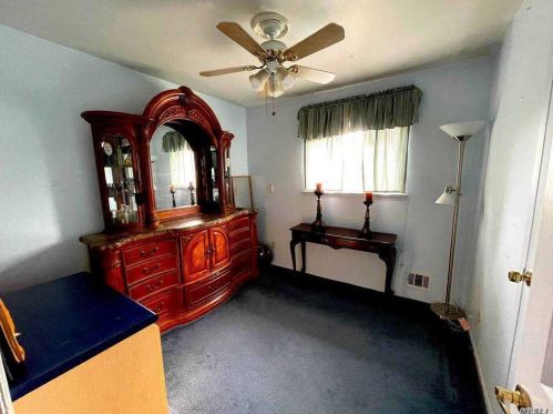 313 Plymouth St, Huntington Station NY exterior