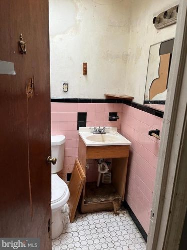 1805 29 St, Philadelphia PA 19132-3001 exterior