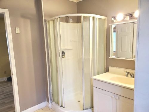 27 Maple Ave, Waukegan IL 60085-5330 exterior