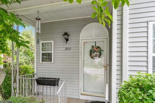 253 Harvard Dr, Hackettstown, NJ 07840-1667