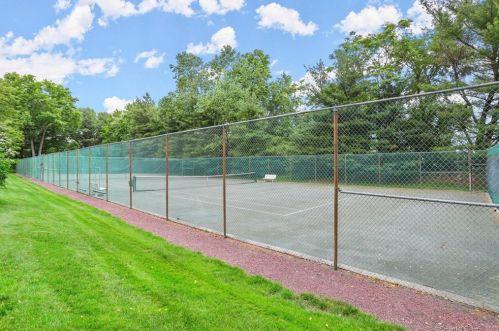 300 Lansdowne, Westport CT 06880-5649 exterior