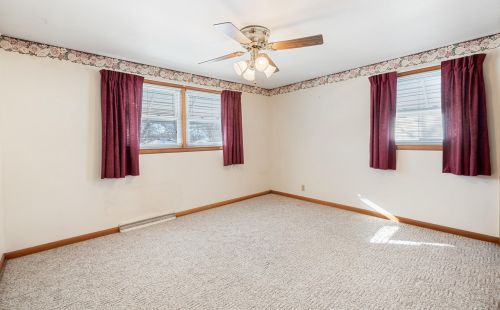 8236 Grantosa Dr, Milwaukee WI 53218-3628 exterior