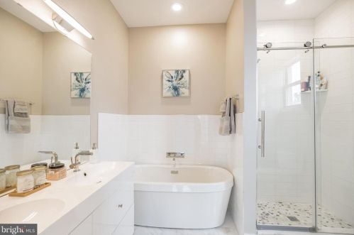 931 18 St, Philadelphia PA 19140-3508 exterior