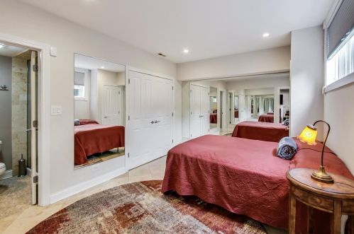 2047 Honore St, Chicago IL  60614-3910 exterior