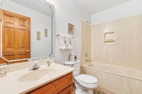 103 Wolf Trl Ct, Defiance MO 63341-1356 exterior